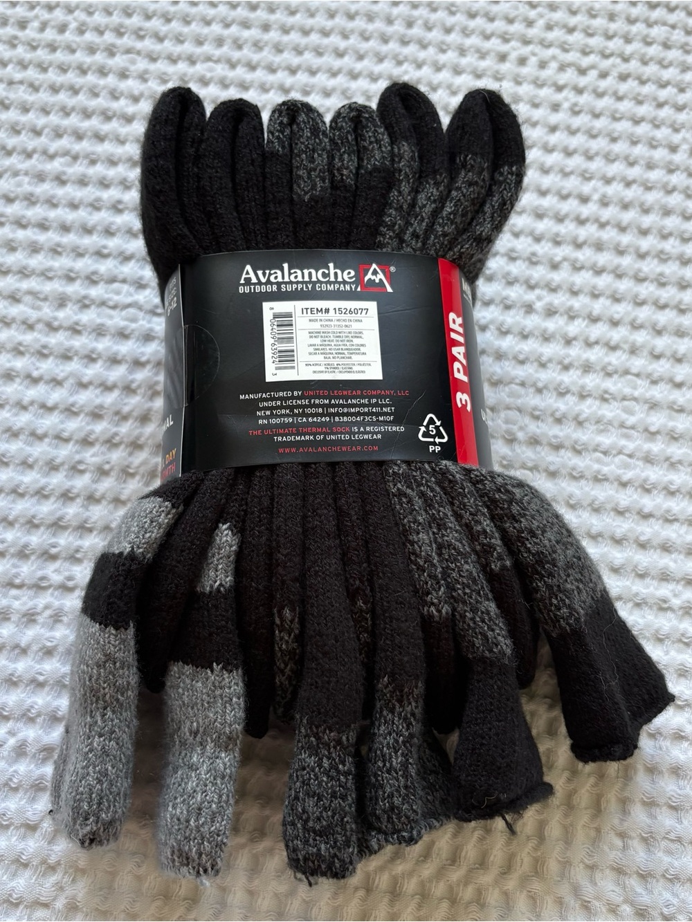 NWT Avalanche Ultimate Thermal Crew Socks 3 Pair Men's Hiking Ski Size 6-12 - Picture 3 of 3